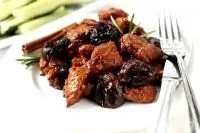 Мясо с черносливом
