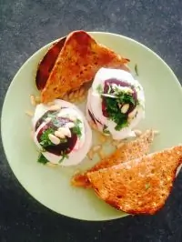 Салат с моцареллой и свеклой