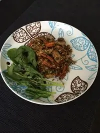 Плов из цельнозернового риса и шпината