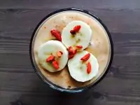 Смузи с ягодами годжи