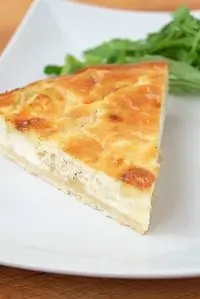 Тарт с сыром и луком