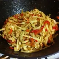 Яичная китайская лапша вок со свининой