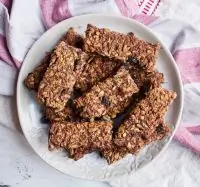 Овсяные батончики с финиками