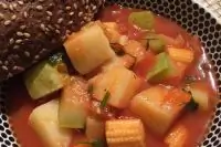 Овощное рагу на бульоне из потрошков