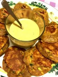 Оладьи из нутовой муки с цуккини