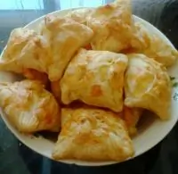 Хачапури с сыром сулугуни и яйцом