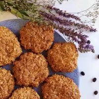 Диетическое овсяное печенье с кунжутом