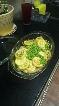 Летнее соте из кабачков в микроволновке