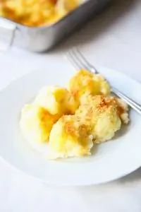 Запеченная цветная капуста под сливочно-сырным соусом