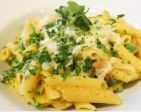 Паста пенне в сырном соусе с кукурузой