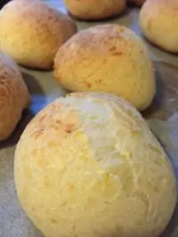 Бразильский безглютеновый сырный хлеб Пао ди кейжу