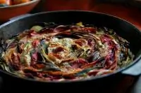 Овощная запеканка с баклажанами, сладким перцем, свеклой и помидорами