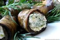 Рулеты из баклажанов с творожной начинкой