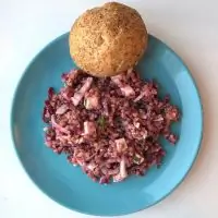 Салат из гречки, свеклы и брынзы