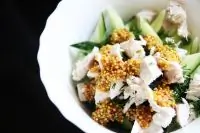 Салат из курицы и огурцов с горчичной заправкой