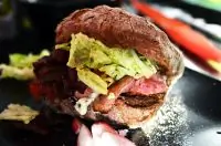 Бургер со стейком из говядины