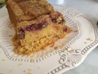 Кекс со сливой и грецким орехом