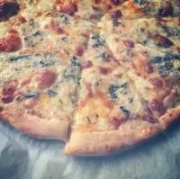 Пицца «Четыре запрещенных сыра»