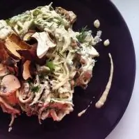 Сыроедческая паста из цукини с соусом «Альфредо»