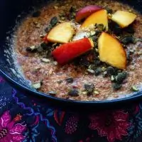 Льняная каша сыроедческая с кокосом и персиком