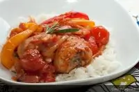 Курочка запеченная с овощами