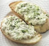 Селёдочное масло на гренках