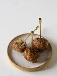 Чесночные фрикадельки с имбирем под сладким соусом