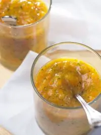 Хурма с шоколадом и мятой