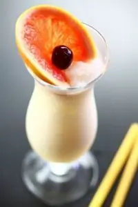 Коктейль «Золотая колада Акапулько» (Acapulco gold colada)