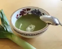 Суп из лука-порея и картофеля по рецепту Джулии Чайлд