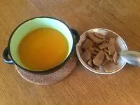 Морковный суп с луком и имбирем