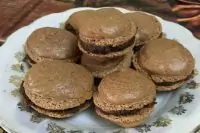 Пирожные макарон на миндальной муке