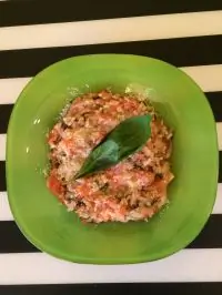 Томатное ризотто с базиликом