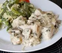 Говядина под сырным соусом