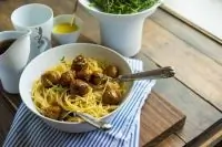 Плотные тефтели с соусом терияки