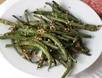 Стручковая фасоль жареная с чесноком