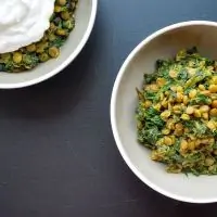 Тушеная со шпинатом чечевица