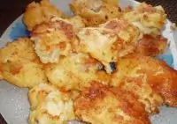 Рыба в кляре из муки, яиц и лимонного сока