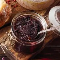 Луковый мармелад с красным вином и бальзамиком