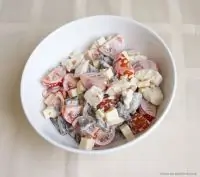 Салат с куриной грудкой и языком «Копченый Ральф»