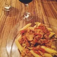 Паста с тунцом и шампиньонами