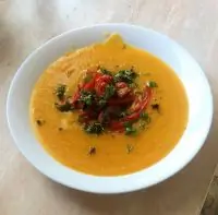 Тыквенный суп-пюре с окороком и перцем