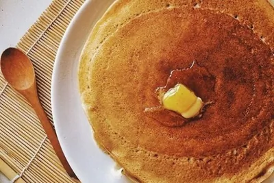 Ржаные блины на кефире с корицей и медом