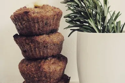 Цельнозерновые маффины с изюмом и грецкими орехами (без сахара и без яиц)