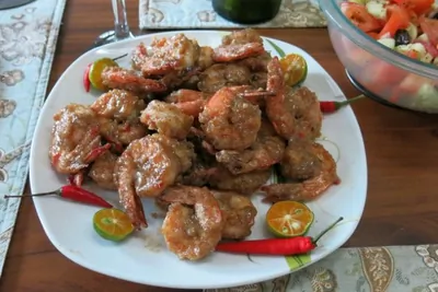 Креветки в сливочном соусе (Butter prawns)