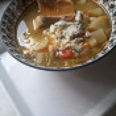 Копченый рыбный суп с грушей, репой и горгонзолой