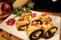 Рулетики из баклажанов с ореховой начинкой