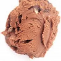 Шоколадное мороженое с конфетами KitKat