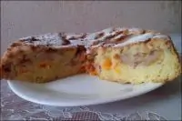 Шарлотка с яблоками и мандаринами