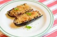 Баклажаны фаршированные ветчиной и копченым сыром